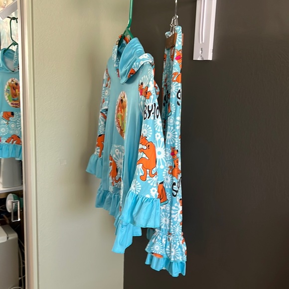 Scooby Doo, hoodie top with long pants, size 6/7. Ruffled hem. So SOFT. - Picture 2 of 5
